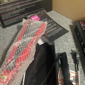 FLAT IRON STYLING TOOL